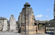 बैजनाथ के शिव मंदिर की तस्वीरें