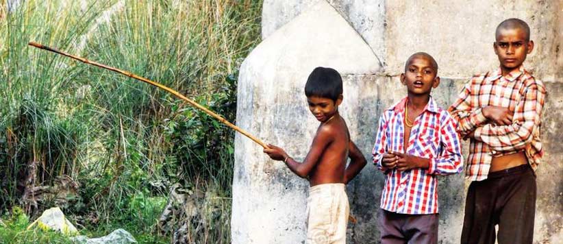 जम्मू में नदी से मछलियां पकड़ना और अर्चना वर्मा की कॉपी से नकल करना