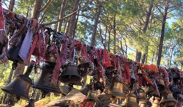 डाना गैराड़ के कलबिष्ट देवता की शरण में