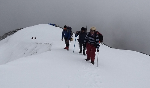 पिंडारी से पार पहुँचता महानगरों का उत्सर्जन : एक जोखिम भरी यात्रा का लंबा रोमांचक वृत्तान्त