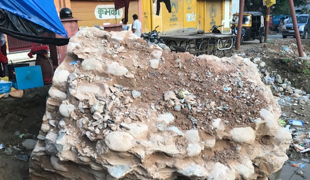 जाता हुआ साल और लोकतंत्र के व्याकरण का गणित