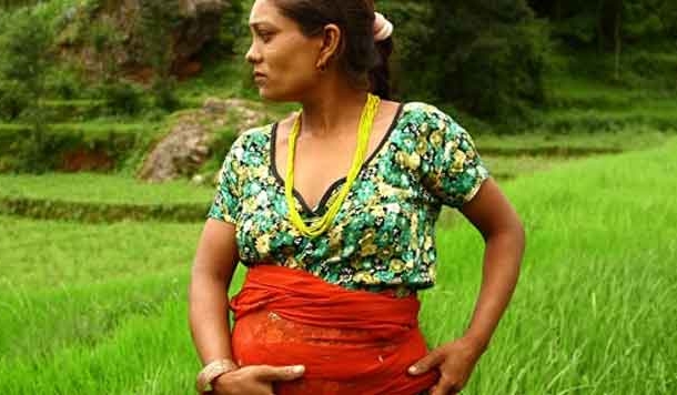 वहां प्रेग्नेंट औरतें बत्तख और प्रसव कर चुकी औरतें घायल सिपाही जैसे चलती थीं