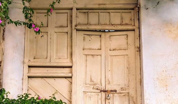 बंद दरवाजा - स्मिता कर्नाटक की एक अल्मोड़िया दास्तान