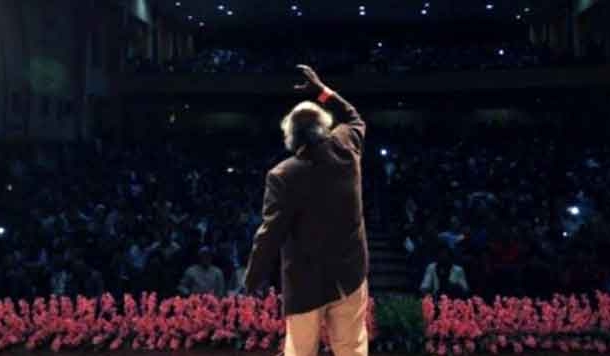 जनाज़े पर मिरे लिख देना यारो मुहब्बत करने वाला जा रहा है : राहत इंदौरी साहब को श्रद्धांजलि