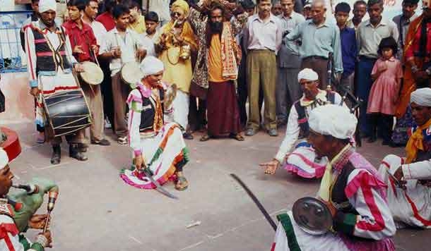 क्या 'छलिया नृत्य' राजाओं ने अपनी रानियों के मनोरंजन के लिये शुरु किया