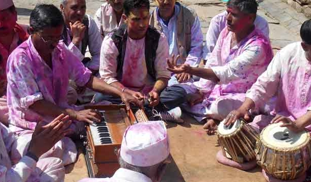 शिवरात्रि के बाद कुमाऊं की होली में यौवन का रंग भरने लगता है