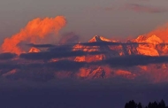 'खिर्सू' यहां से दिखती हैं बर्फ़ से ढके हिमालय की भव्य चोटियां