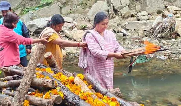 नेत्रदान करने वाली चम्पावत की पहली महिला हरिप्रिया गहतोड़ी और उनका प्रेरणादायी परिवार