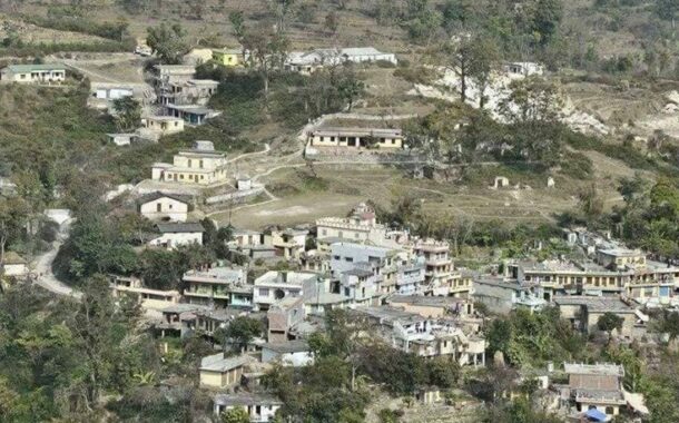 बचपन से छीन ली गई बचपन की तस्वीर